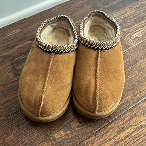 UGG Women's Tan Slippers